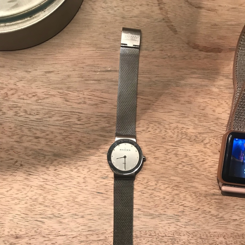 Skagen watch, needs battery